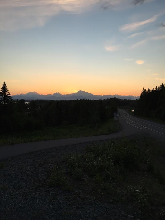 Отель Talkeetna Love-Lee Cabins Экстерьер фото