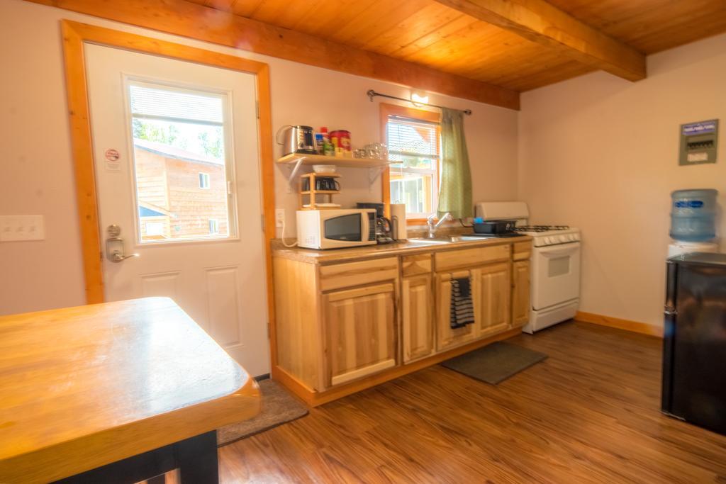 Отель Talkeetna Love-Lee Cabins Экстерьер фото